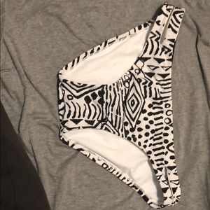 NWOT black and white bathing suit bottoms